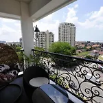 Arenaa Deluxe Hotel