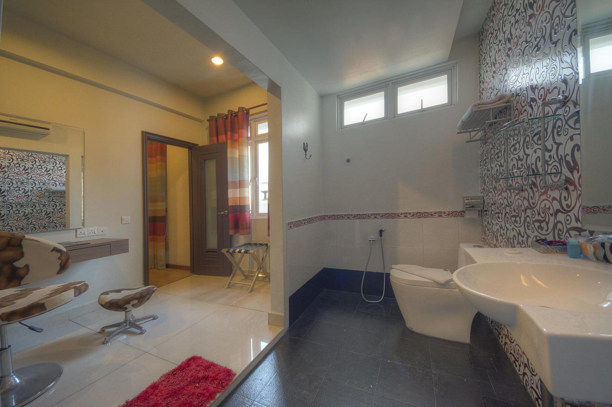 Arenaa Deluxe Hotel