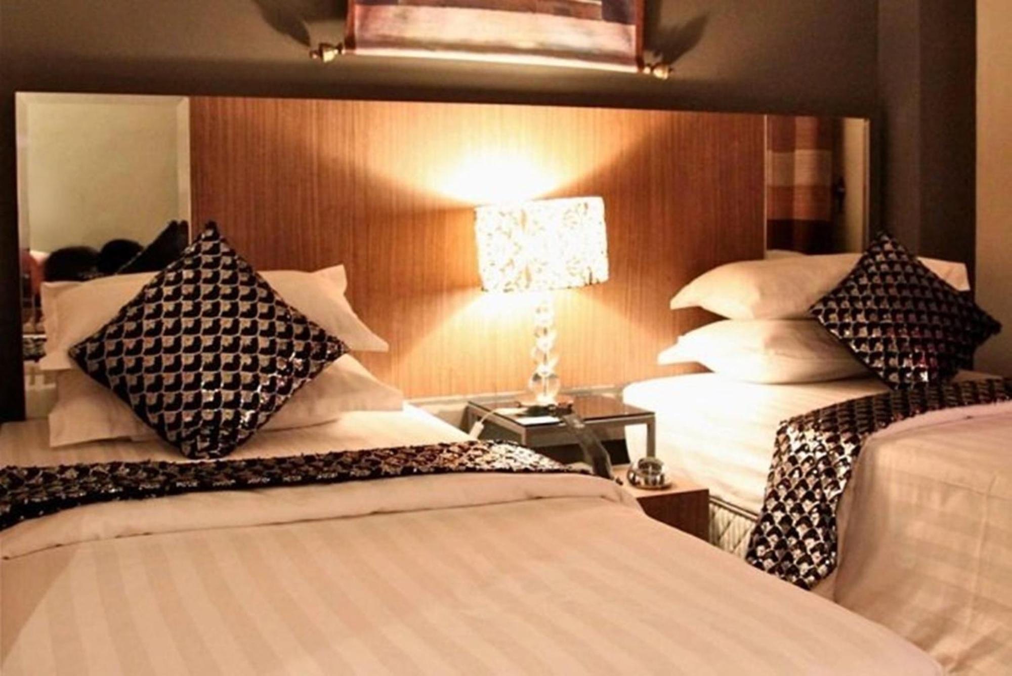 Arenaa Deluxe Hotel 3*