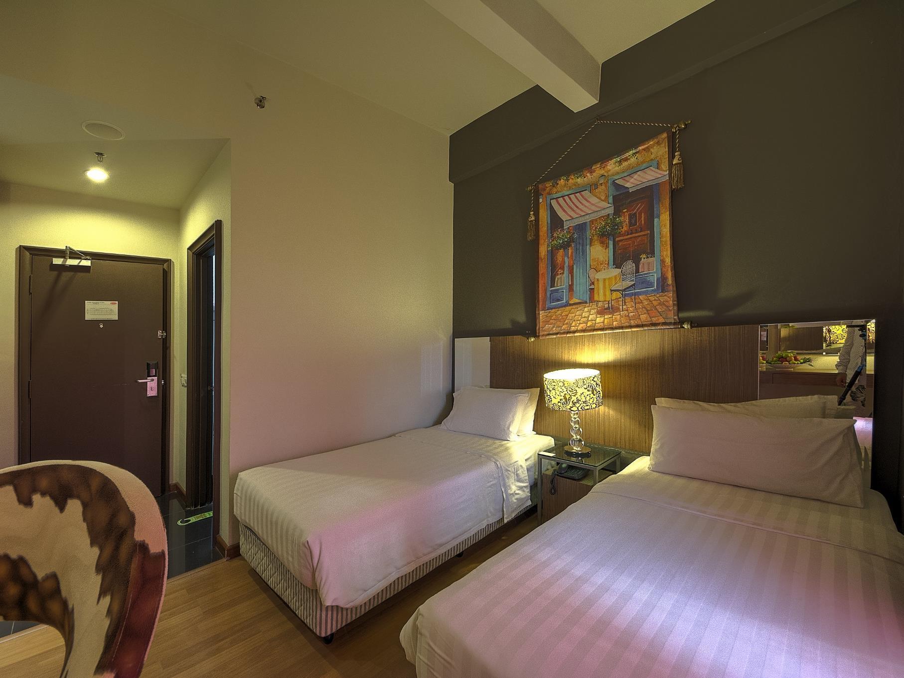 Arenaa Deluxe Hotel 3*